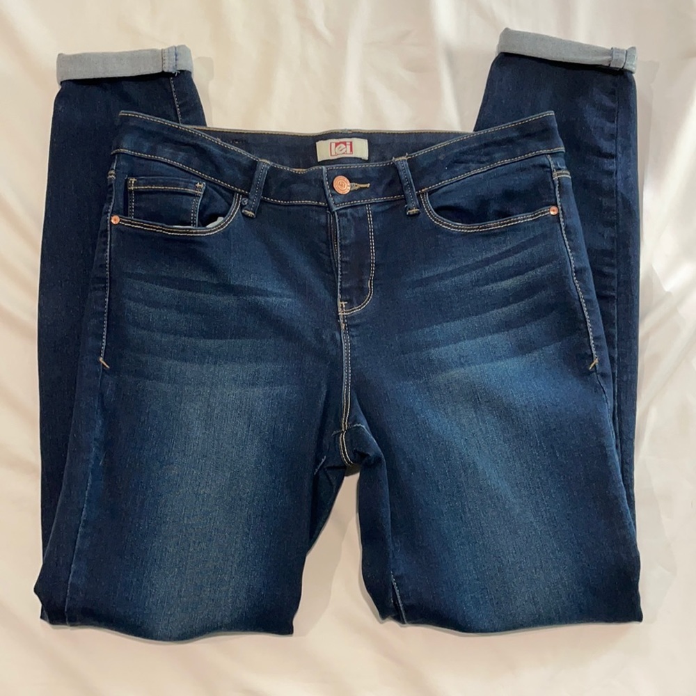 Lei skinny jeans.